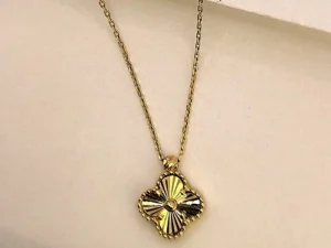 Нежнитo златнo колие 14 k проба 585